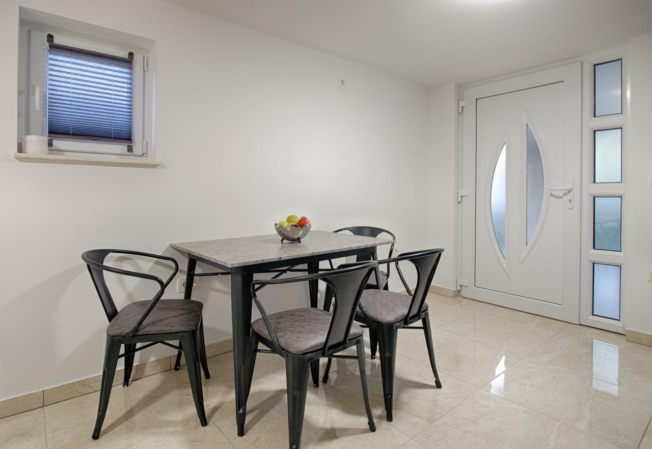 Cezar Luxury Apartment Omiš Zewnętrze zdjęcie
