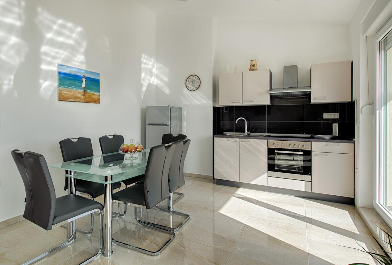 Cezar Luxury Apartment Omiš Zewnętrze zdjęcie
