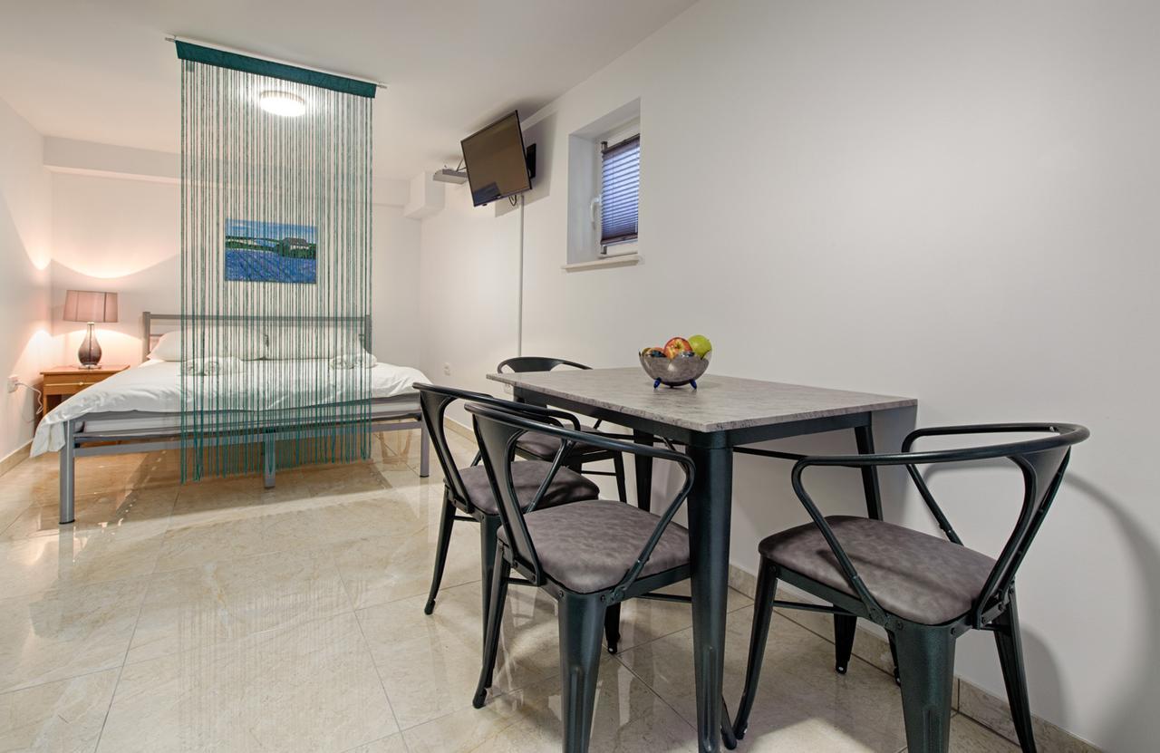 Cezar Luxury Apartment Omiš Zewnętrze zdjęcie