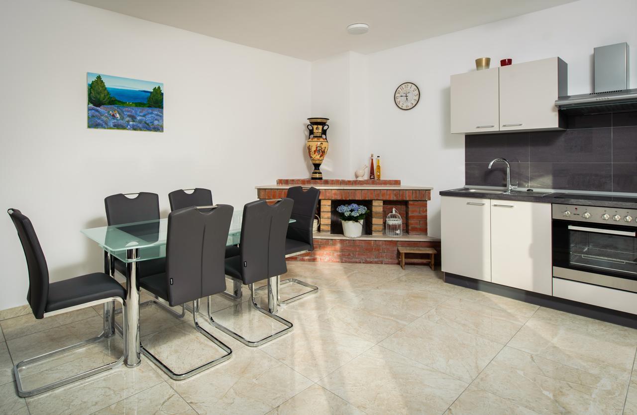 Cezar Luxury Apartment Omiš Zewnętrze zdjęcie